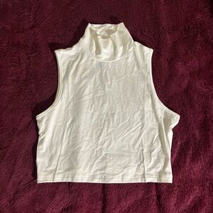 ROMWE White Sleeveless Crop Top